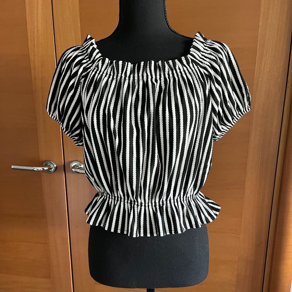 H&M Short Sleeve Striped Knit Top Size Med NWT